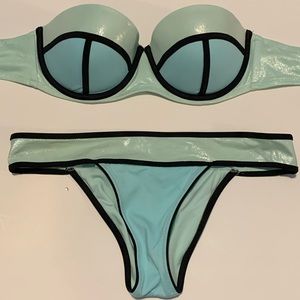 Victoria’s Secret 36C / medium  bikini